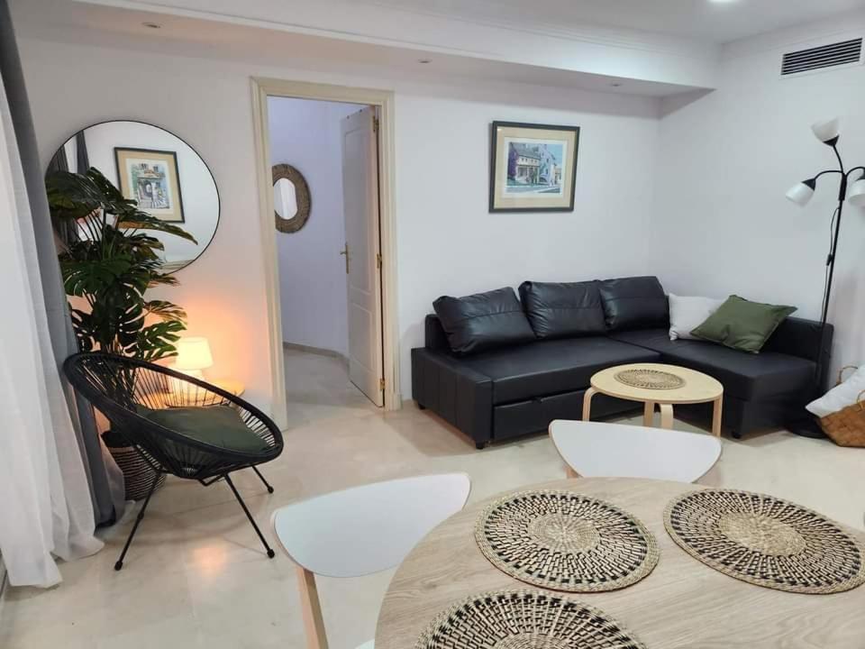 Apartment Beachfront Accommodation Estepona Exteriér fotografie