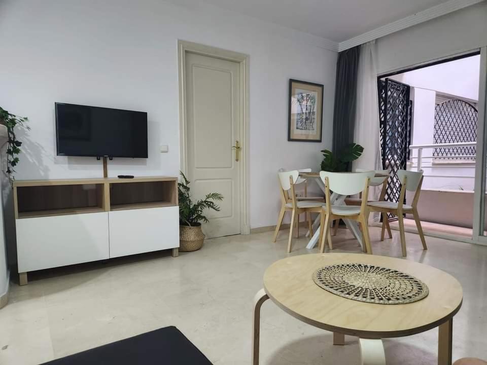 Apartment Beachfront Accommodation Estepona Exteriér fotografie